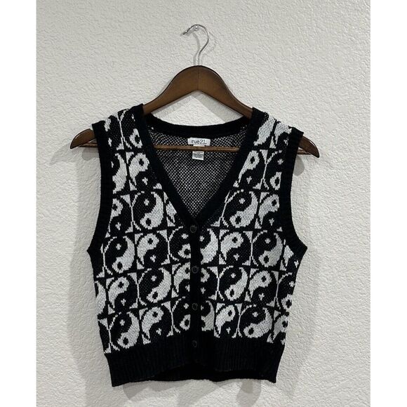 Rue 21 Yin Yang Print Cardigan Adult Xs Black White Women's - Picture 1 of 6